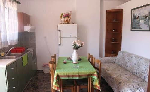 Yannis Pothoulakis Apartments Almirida Buitenkant foto